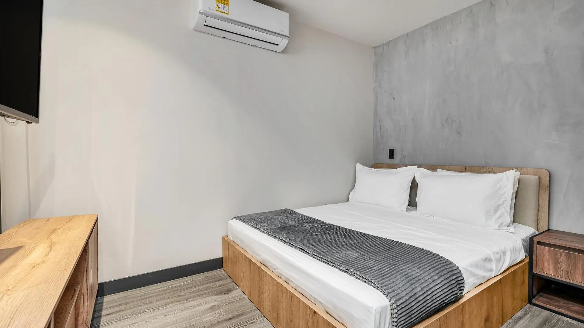 Apartamentos Housy Laureles Medellin 0*,