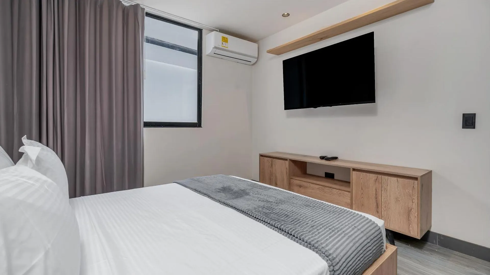 Aparthotel Apartamentos Housy Laureles Medellin