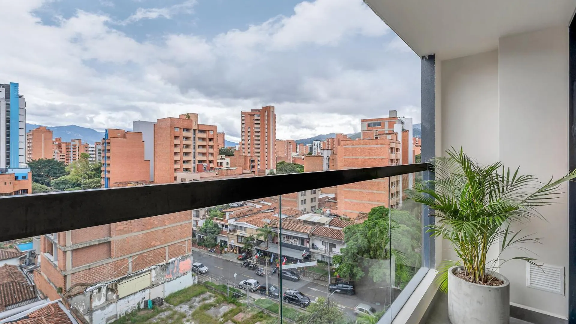 Apartamentos Housy Laureles Medellin Colombia