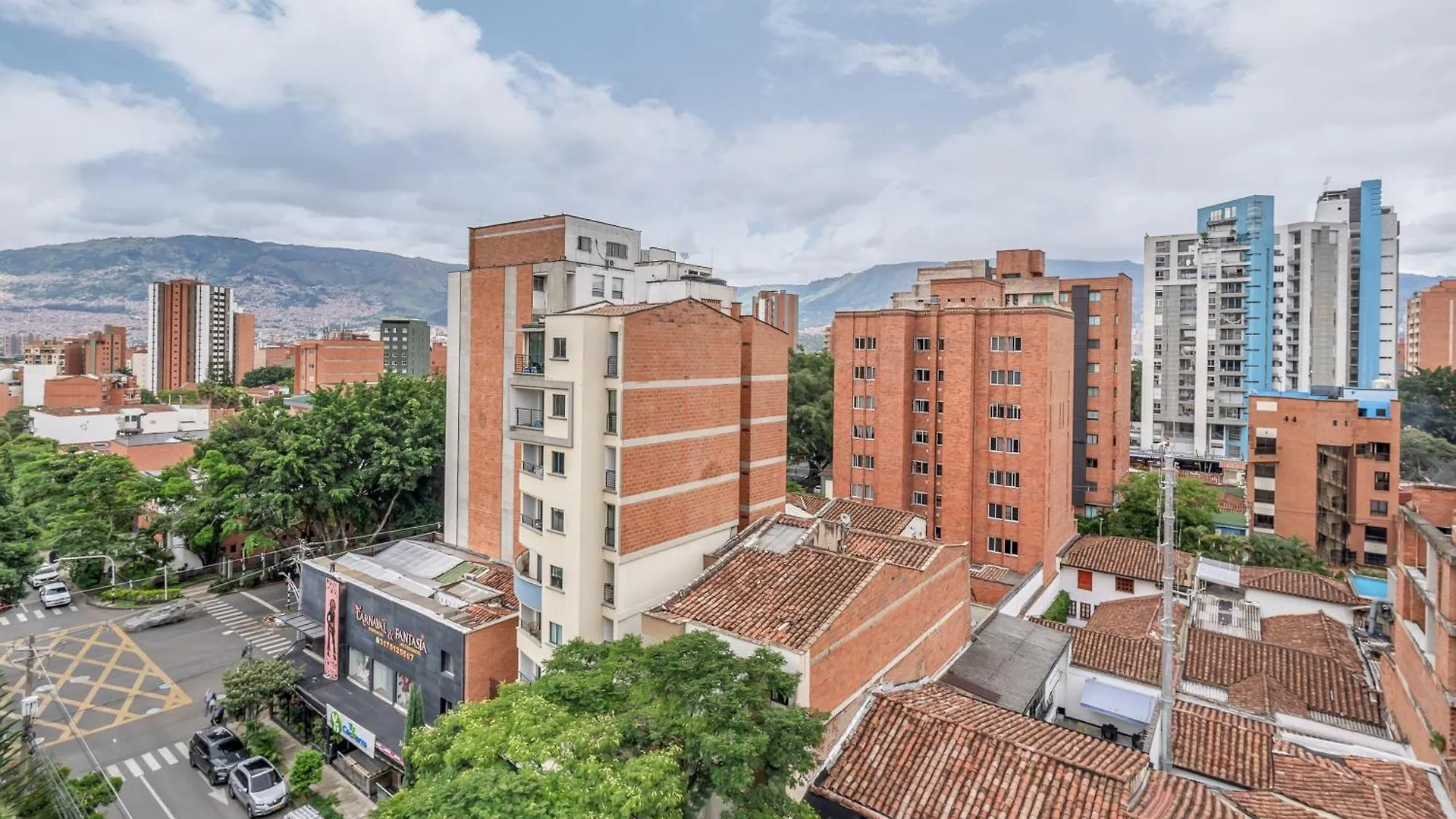 Aparthotel Apartamentos Housy Laureles Medellin
