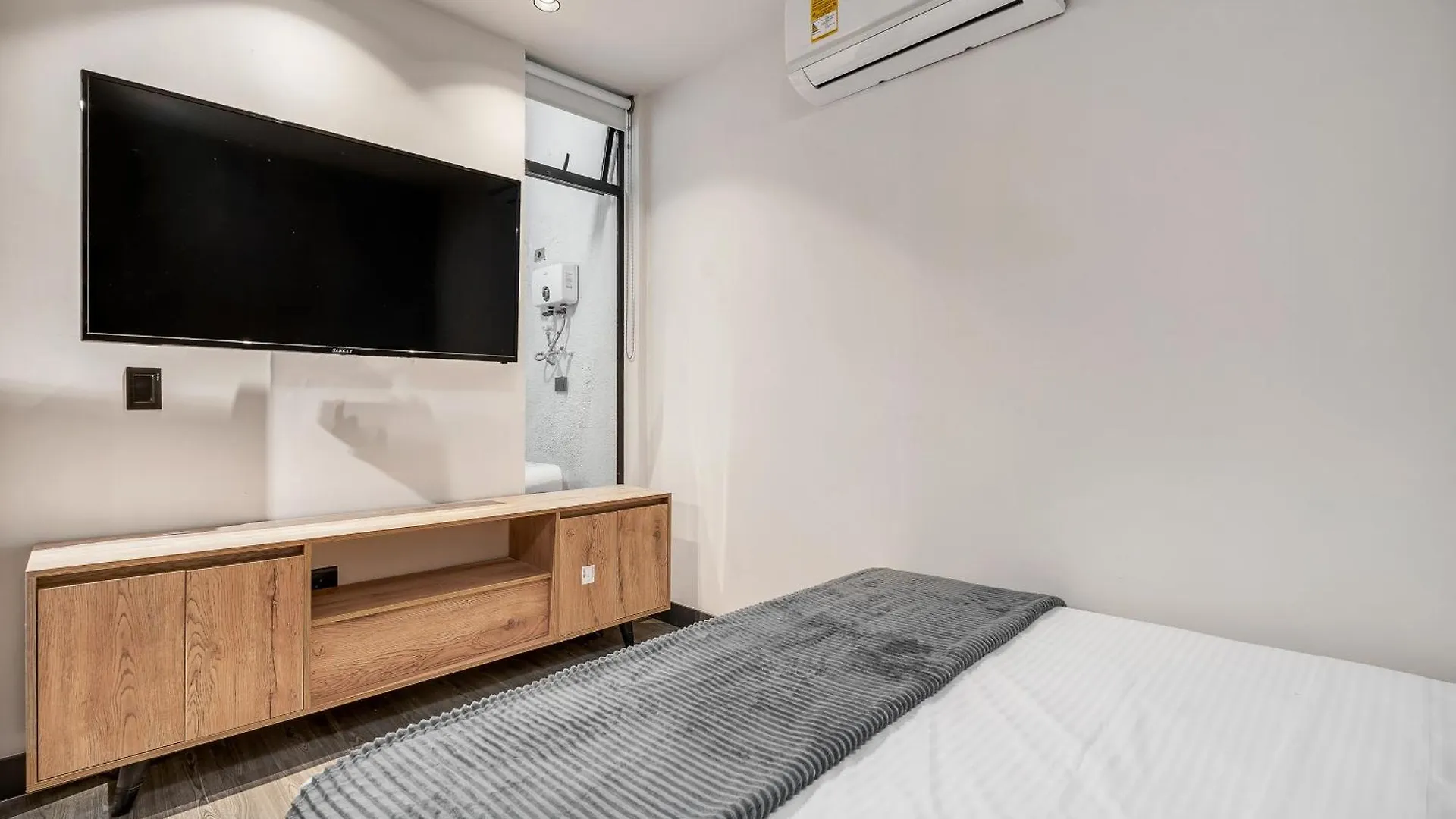 Aparthotel Apartamentos Housy Laureles Medellin