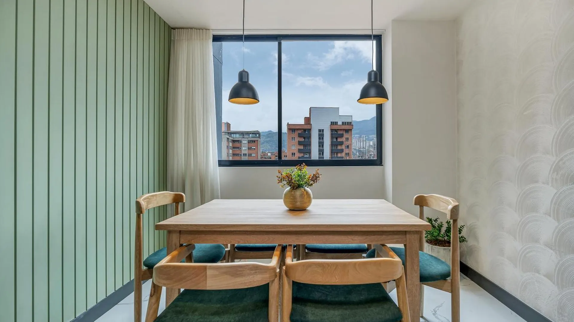 Apartamentos Housy Laureles Medellin 0*,