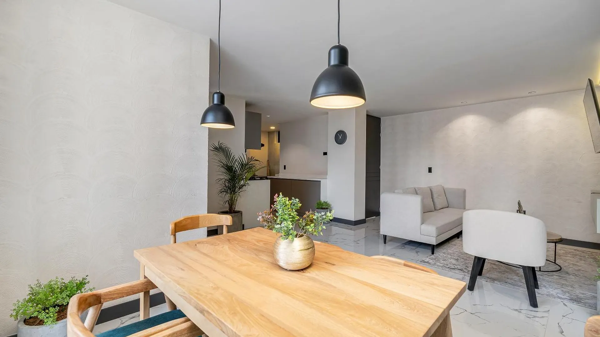 Apartamentos Housy Laureles Medellin 0*,