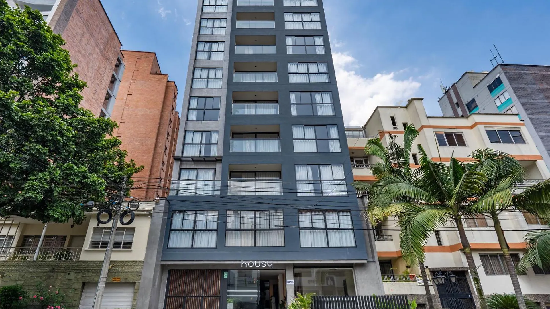 Apartamentos Housy Laureles contacts